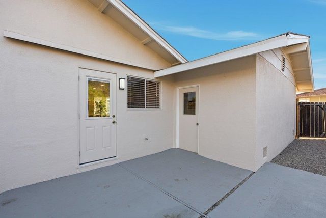 5251 Peony Dr, Livermore, CA 94551