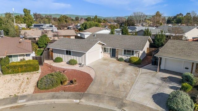 5251 Peony Dr, Livermore, CA 94551