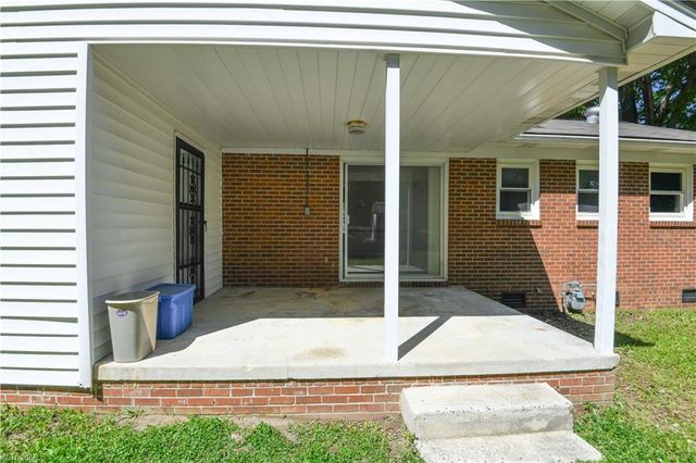 1620 Woodbriar Avenue, Greensboro, NC 27405