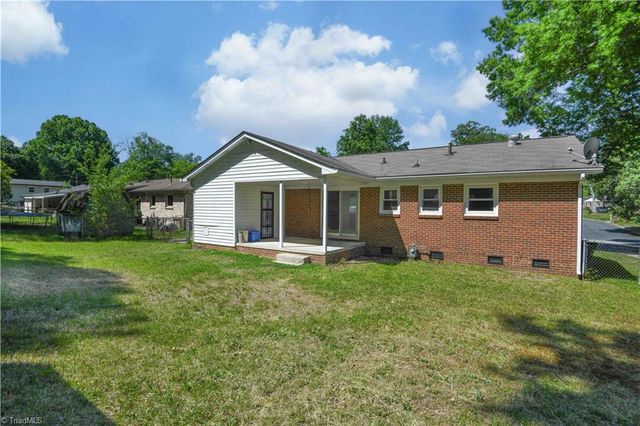 1620 Woodbriar Avenue, Greensboro, NC 27405