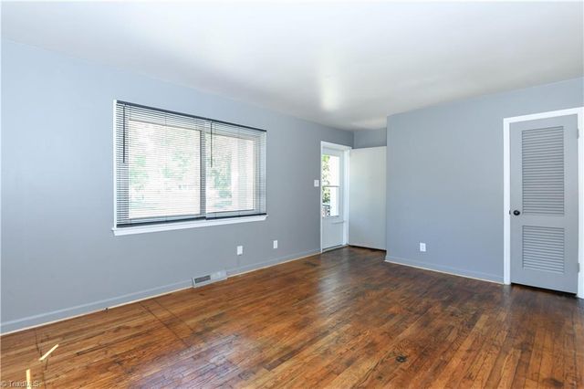1620 Woodbriar Avenue, Greensboro, NC 27405