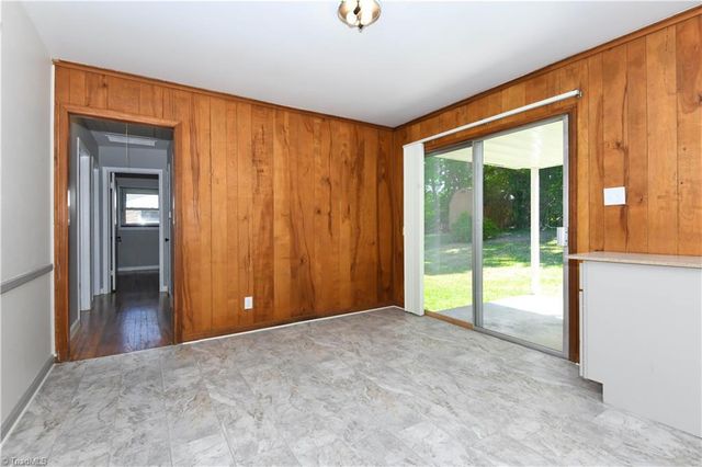 1620 Woodbriar Avenue, Greensboro, NC 27405