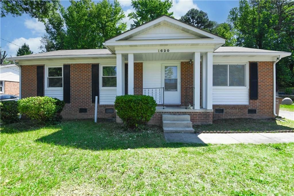 1620 Woodbriar Avenue, Greensboro, NC 27405