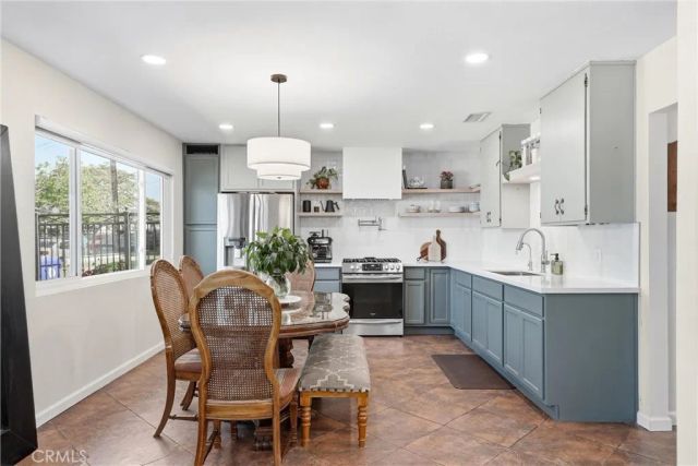 7183 Olive, Highland, CA 92346
