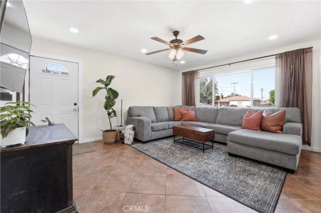 7183 Olive, Highland, CA 92346