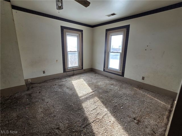 242 Vine Street, Salem, OH 44460