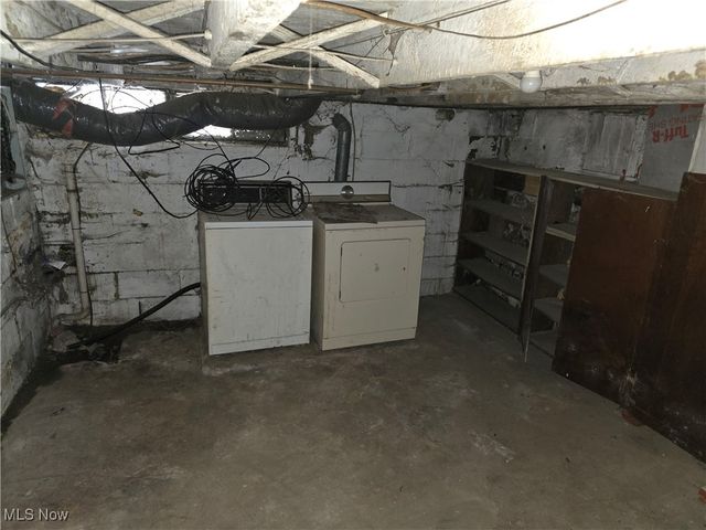 242 Vine Street, Salem, OH 44460