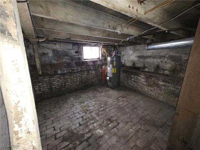 242 Vine Street, Salem, OH 44460