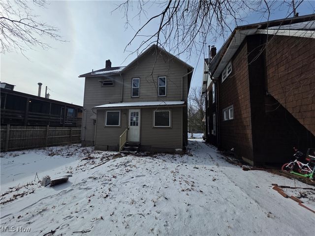 242 Vine Street, Salem, OH 44460