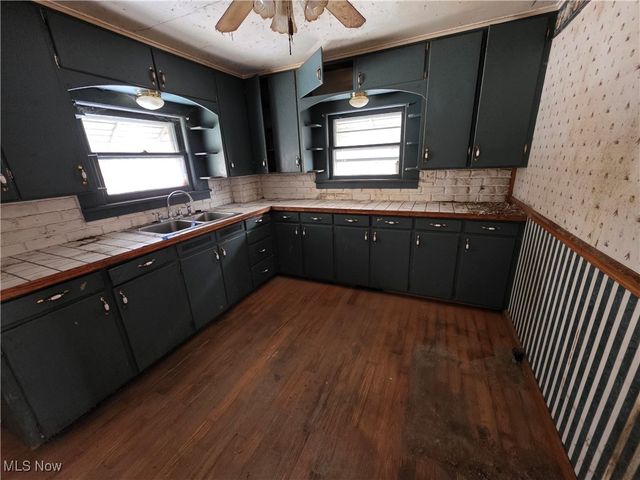 242 Vine Street, Salem, OH 44460