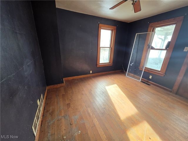 242 Vine Street, Salem, OH 44460