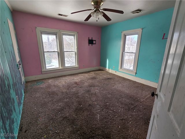 242 Vine Street, Salem, OH 44460