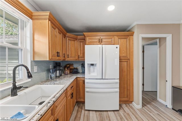 5923 Mills Creek Lane, North Ridgeville, OH 44039