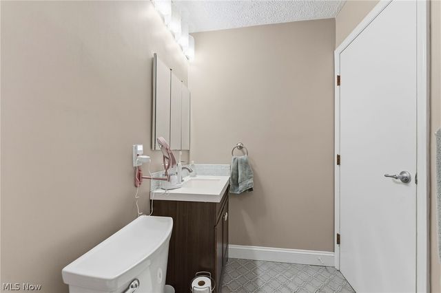 5923 Mills Creek Lane, North Ridgeville, OH 44039