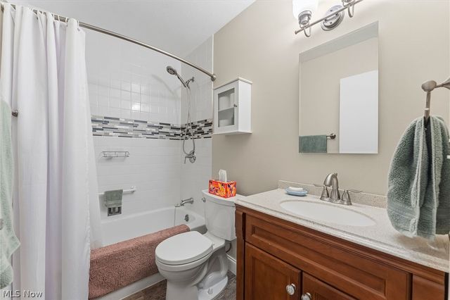 5923 Mills Creek Lane, North Ridgeville, OH 44039