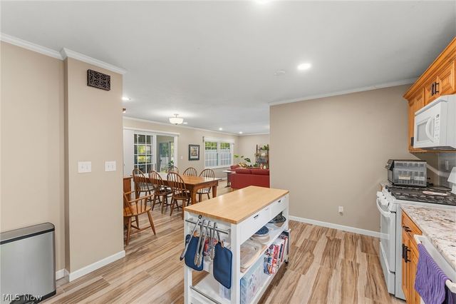 5923 Mills Creek Lane, North Ridgeville, OH 44039