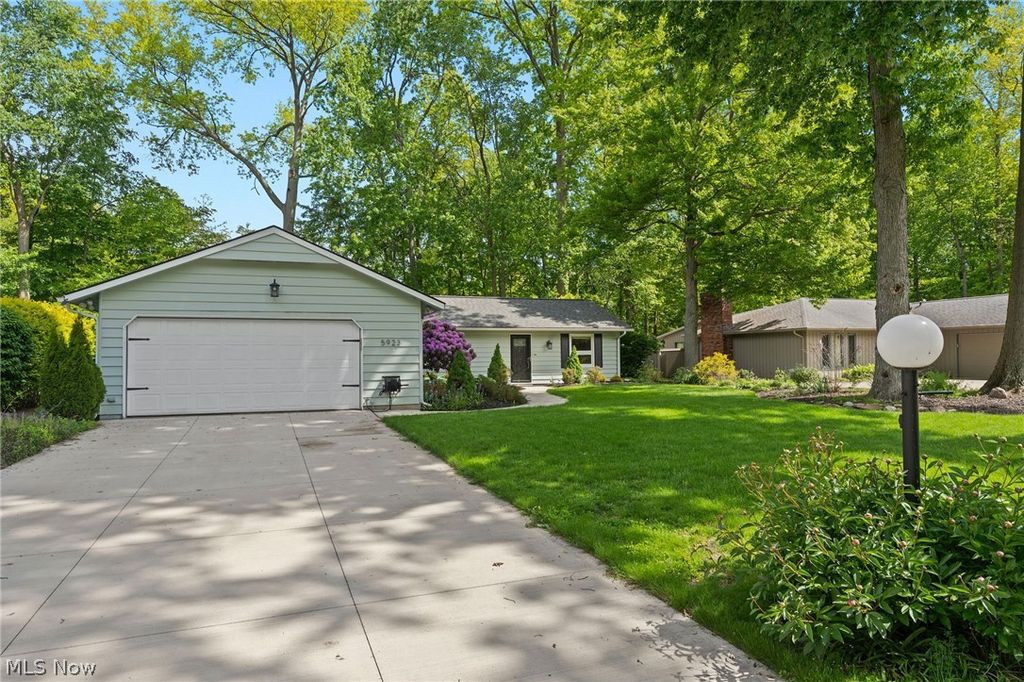 5923 Mills Creek Lane, North Ridgeville, OH 44039