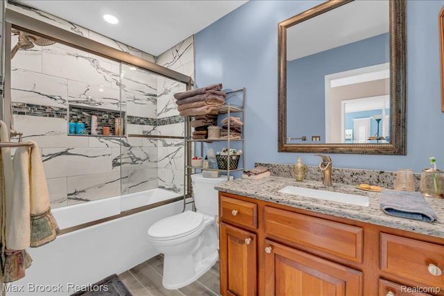 5415 Fairway Lane, West Bloomfield Charter Township, MI 48323