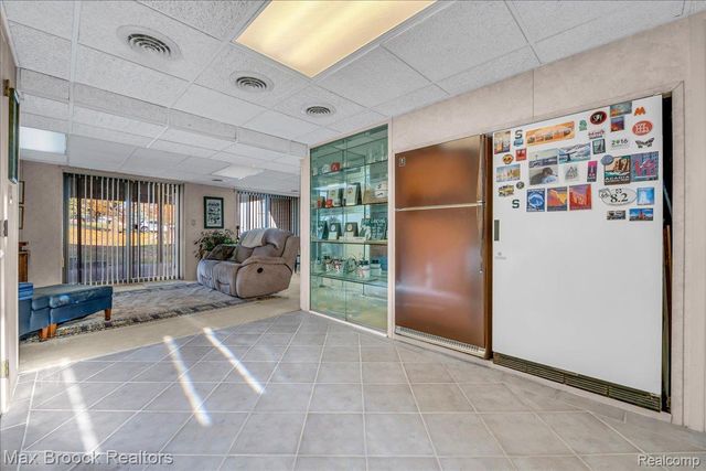 5415 Fairway Lane, West Bloomfield Charter Township, MI 48323