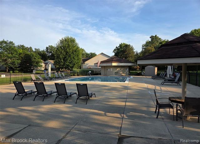 5415 Fairway Lane, West Bloomfield Charter Township, MI 48323