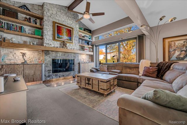 5415 Fairway Lane, West Bloomfield Charter Township, MI 48323