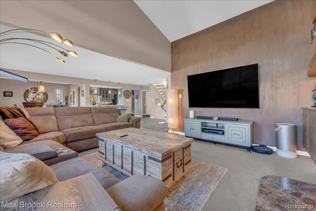 5415 Fairway Lane, West Bloomfield Charter Township, MI 48323