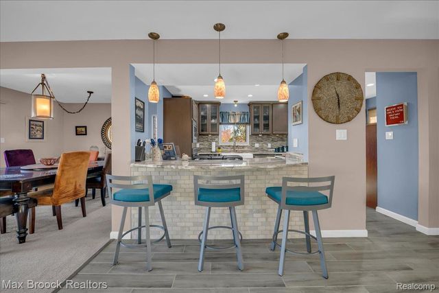 5415 Fairway Lane, West Bloomfield Charter Township, MI 48323