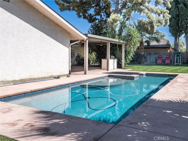 5170 E Huntington, Fresno, CA 93727