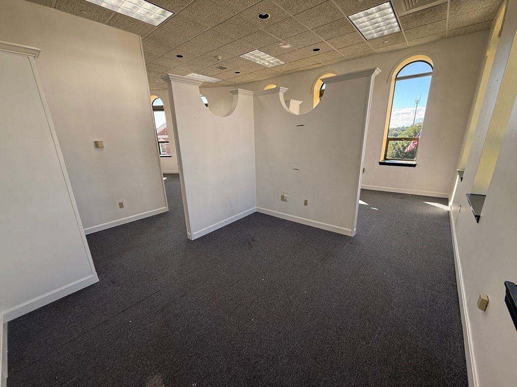 2 Elm Sq 328, Andover, MA 01810