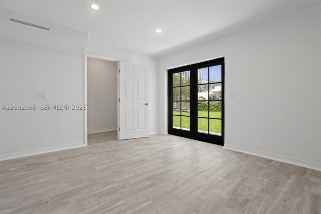 434 Aragon Ave, Coral Gables, FL 33134