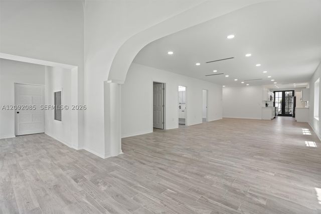 434 Aragon Ave, Coral Gables, FL 33134