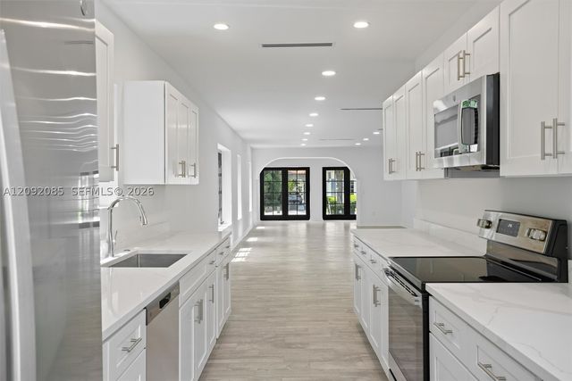 434 Aragon Ave, Coral Gables, FL 33134