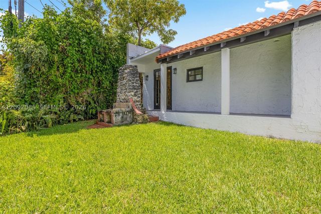 434 Aragon Ave, Coral Gables, FL 33134