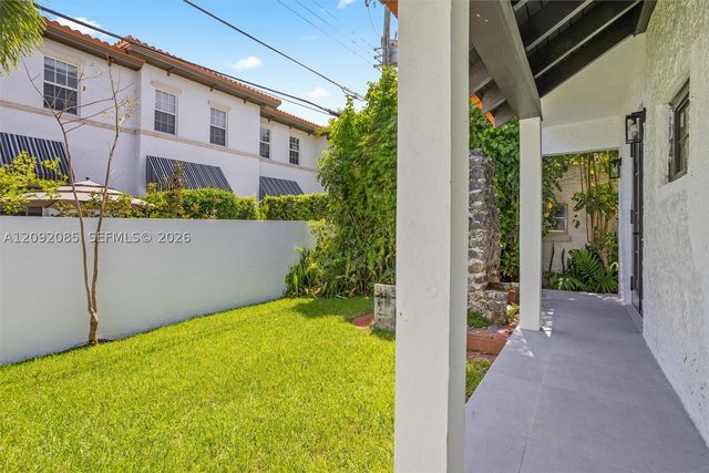 434 Aragon Ave, Coral Gables, FL 33134