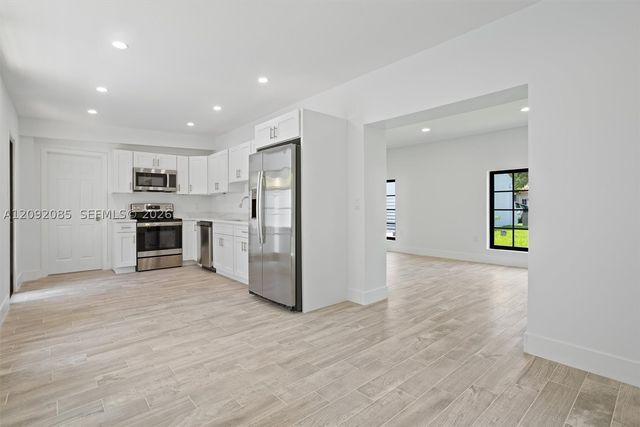 434 Aragon Ave, Coral Gables, FL 33134