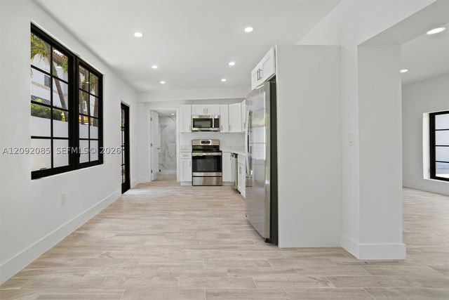 434 Aragon Ave, Coral Gables, FL 33134