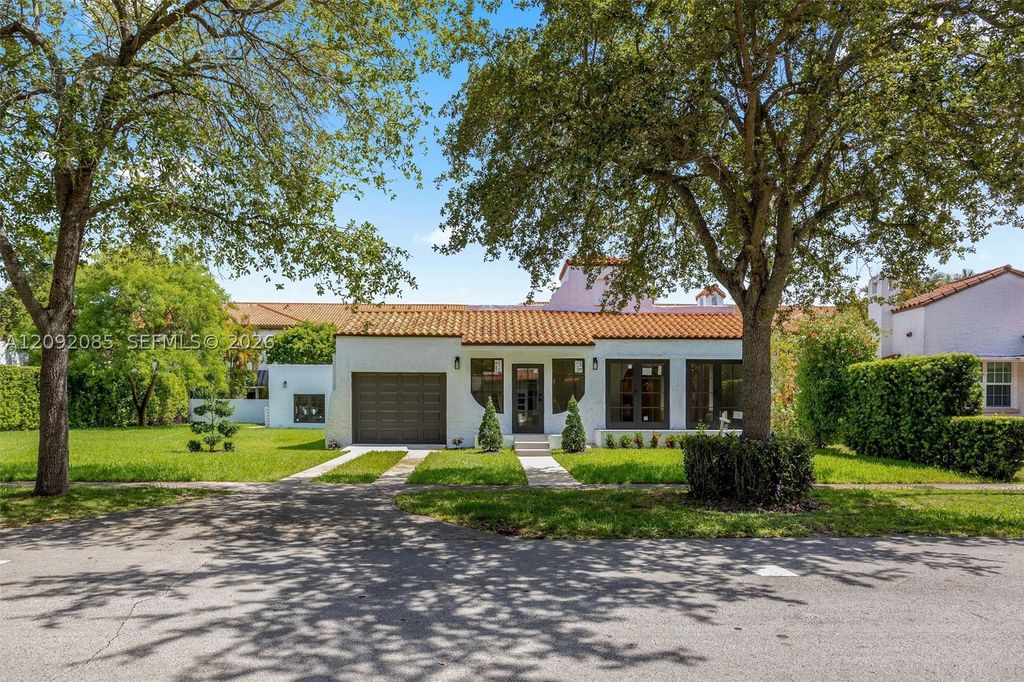 434 Aragon Ave, Coral Gables, FL 33134