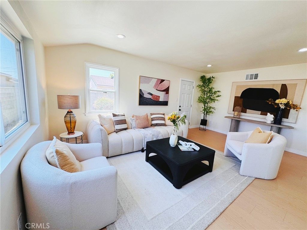 Image 2 of property listing at 11731 Alabama Street, Los Angeles, CA 90059