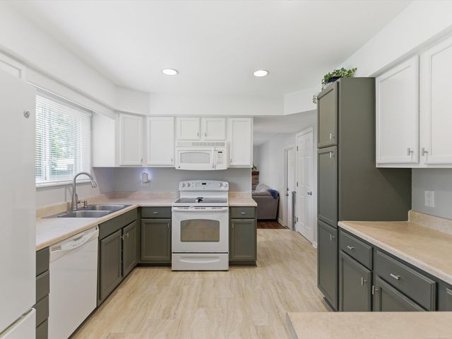 12212 Polara Drive, Sterling Heights, MI 48312
