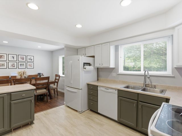 12212 Polara Drive, Sterling Heights, MI 48312
