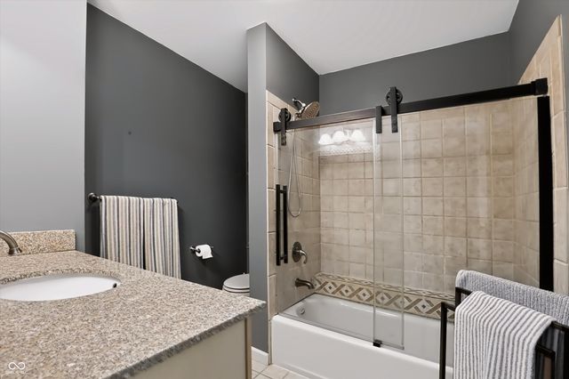 2812 W Fawkesway Drive, Bloomington, IN 47404