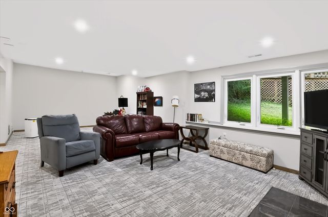 2812 W Fawkesway Drive, Bloomington, IN 47404