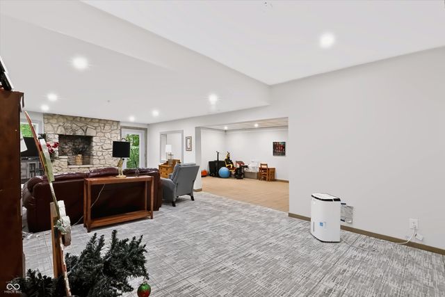 2812 W Fawkesway Drive, Bloomington, IN 47404