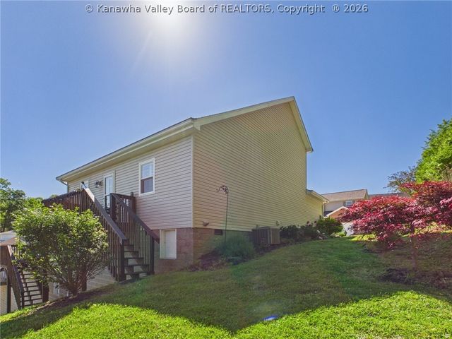 20 Moonlight Drive, Elkview, WV 25701