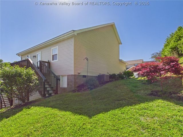 20 Moonlight Drive, Elkview, WV 25701