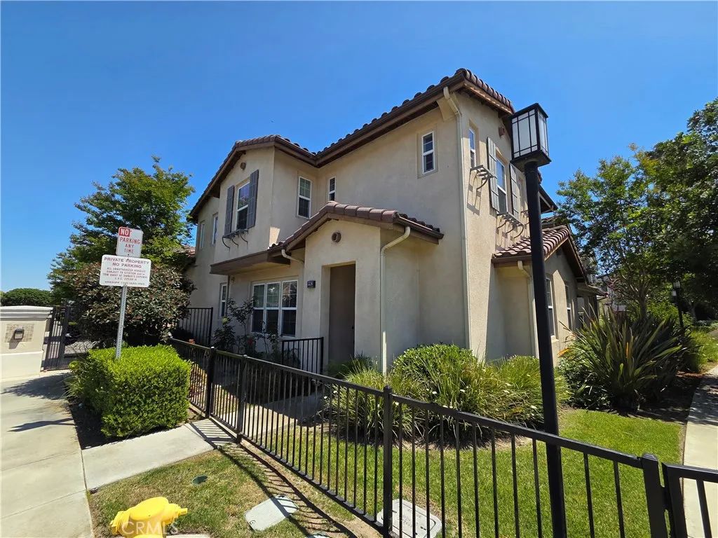 22553 Firenze, Carson, CA 90745