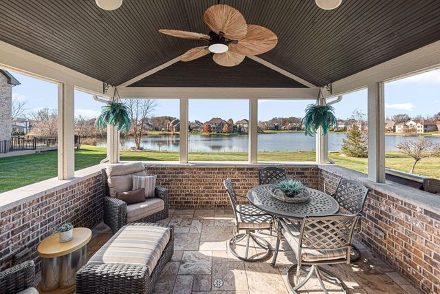 9030 Willow Lane, St. John, IN 46373