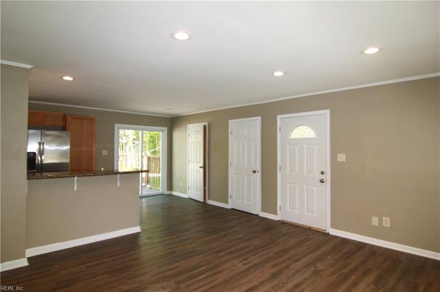 1744 N Lakeland DR, Norfolk, VA 23518