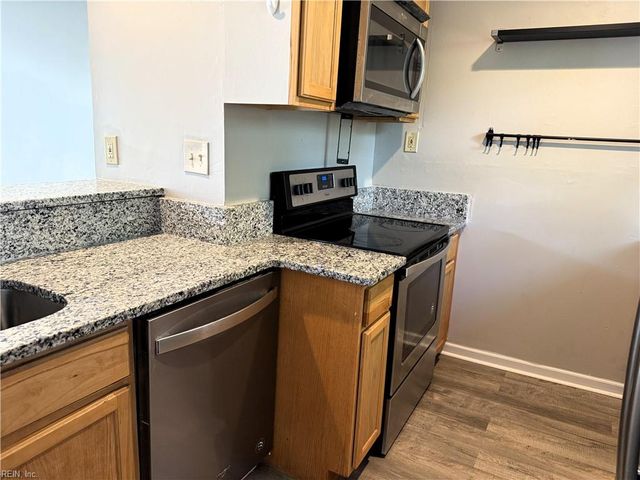 1744 N Lakeland DR, Norfolk, VA 23518