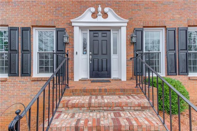 91 Saint Martin Drive, Suwanee, GA 30024